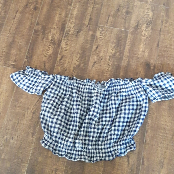 American Eagle off the shoulder top - Picture 3 of 3